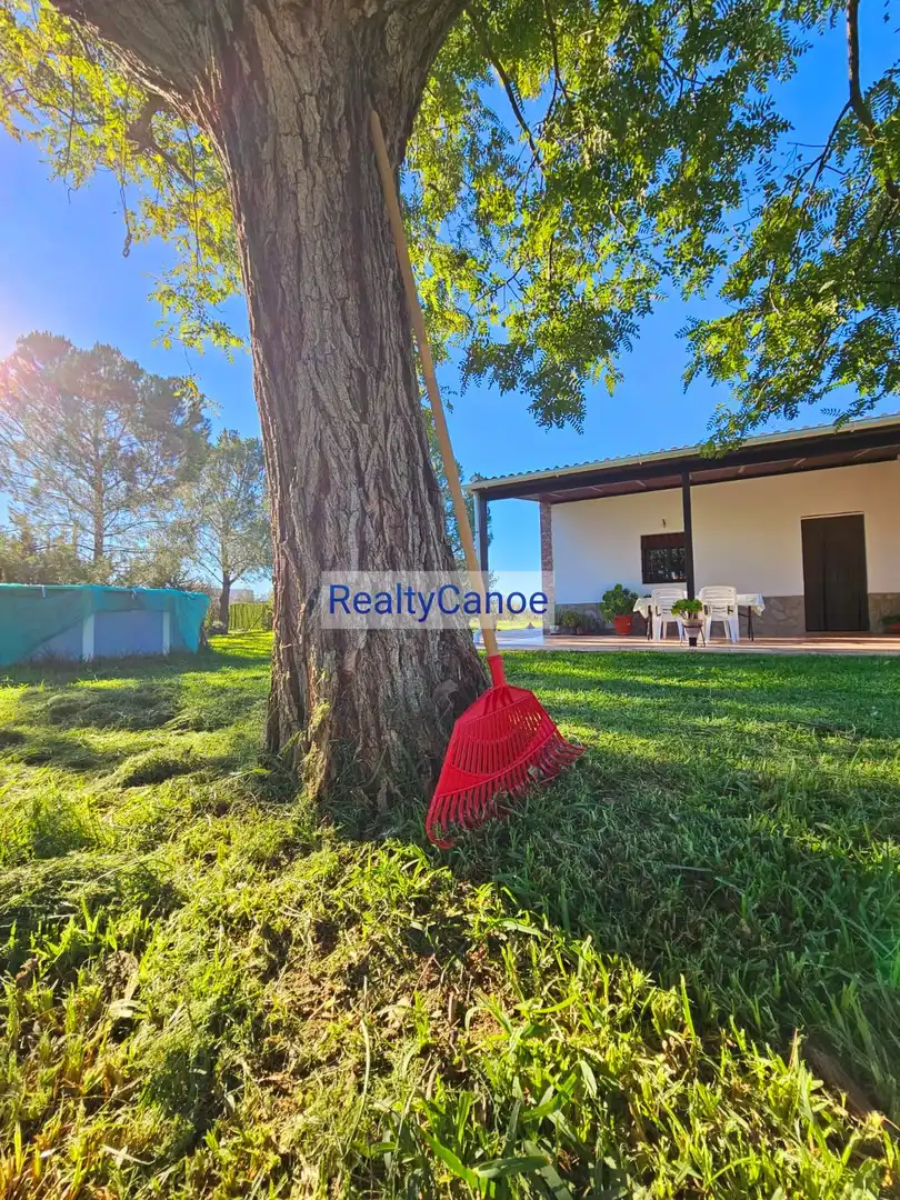 Vista exterior de Casa o xalet en venda en Villamartín amb Jardí privat i Traster