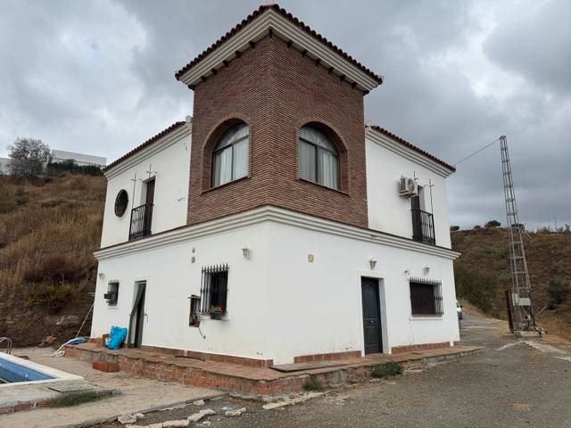 Casa-chalet en Venta en Iznate