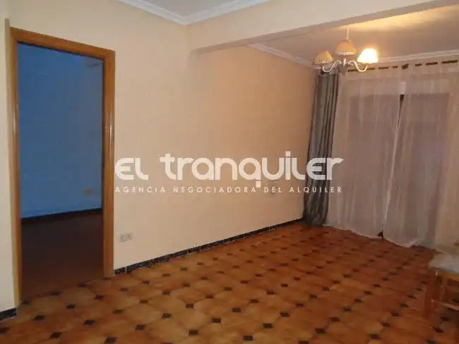 Flat for rent in Calle Maestro Arbós, La Alhóndiga