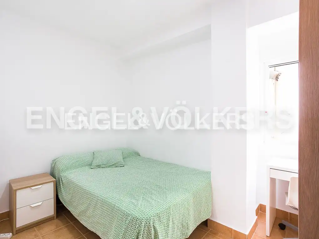Bedroom of Flat for rent in Valencia  with Air Conditioner, Heating and Furnished