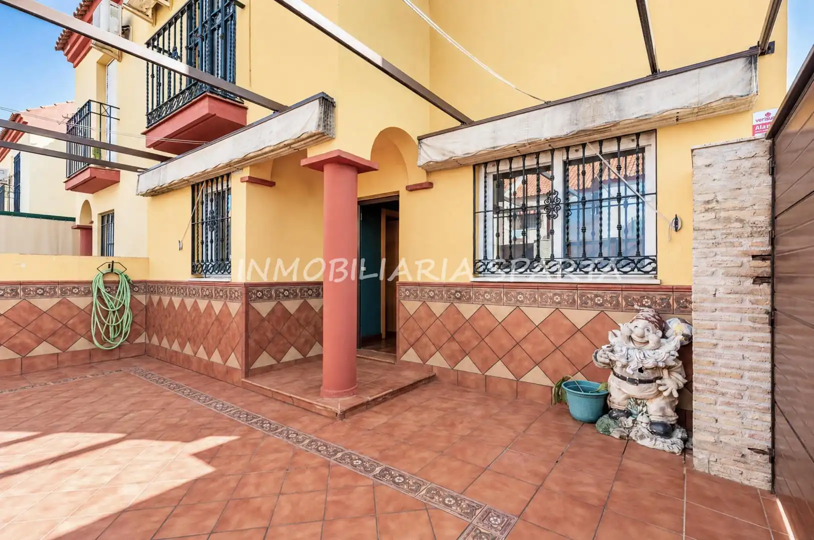 Vista exterior de Casa adosada en venda en Santiponce, Sevilla