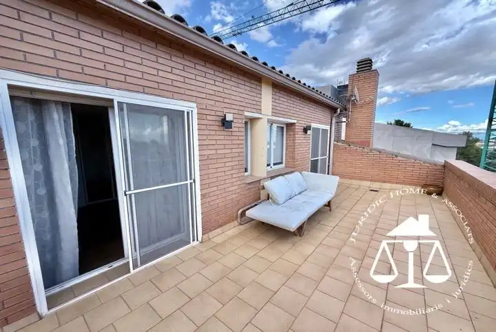 Terrassa de Casa o xalet en venda en Sant Boi de Llobregat amb Aire condicionat, Calefacció i Jardí privat