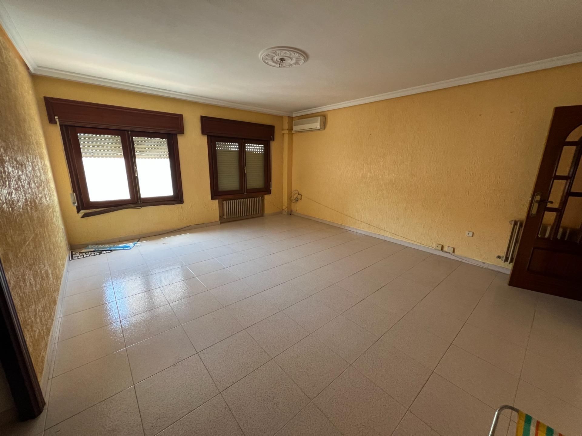 Living room of Apartment for sale in Almadén  with Air Conditioner, Heating and Terrace