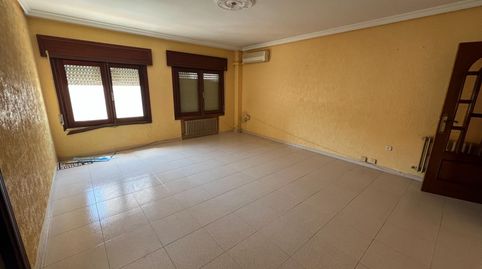PISO EN EL CENTRO DE LA LOCALIDAD, DOS PISOS JUNTOS, EN MUY BUEN ESTADO EN LA CALLE MAYOR DEL PUEBLO