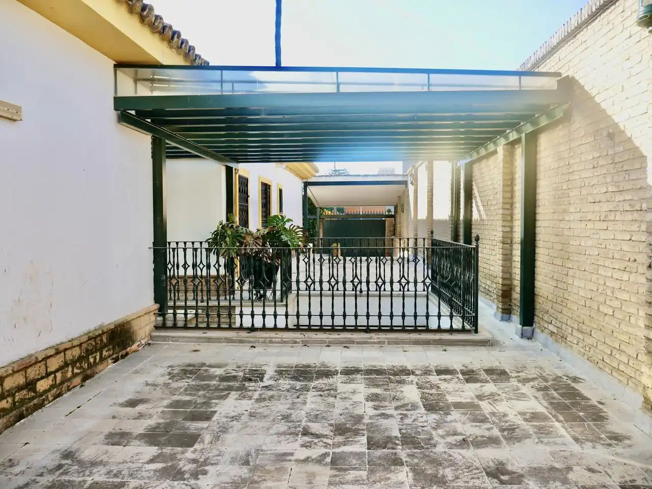 Casa o xalet en venda a Jacinto Benavente, Gines