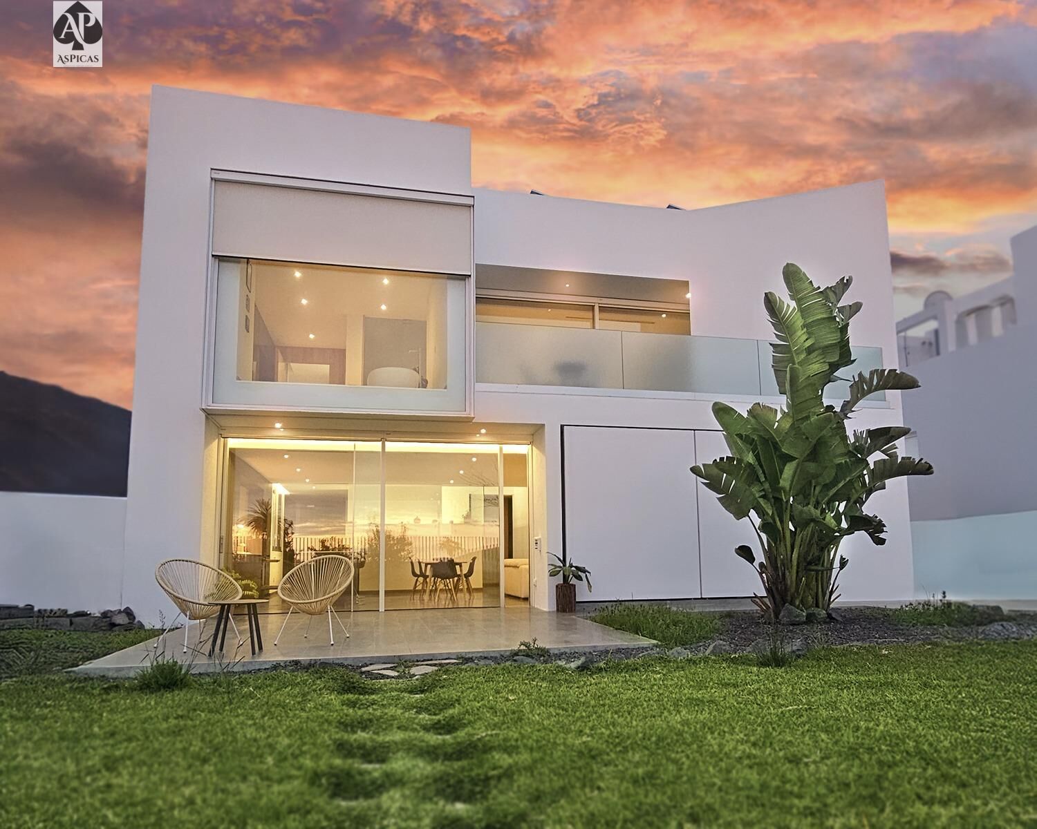 Vista exterior de Casa o xalet en venda en Los Llanos de Aridane amb Aire condicionat, Calefacció i Jardí privat