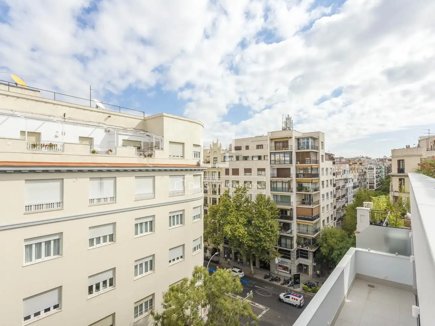 Vista exterior de Piso de alquiler en Madrid con Aire acondicionado, Terraza y Piscina