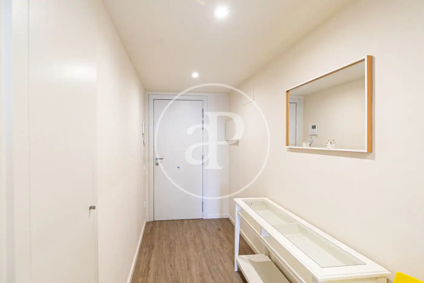 Wohnung zum Verkauf in Barcelona mit Klimaanlage, Heizung und Terrasse