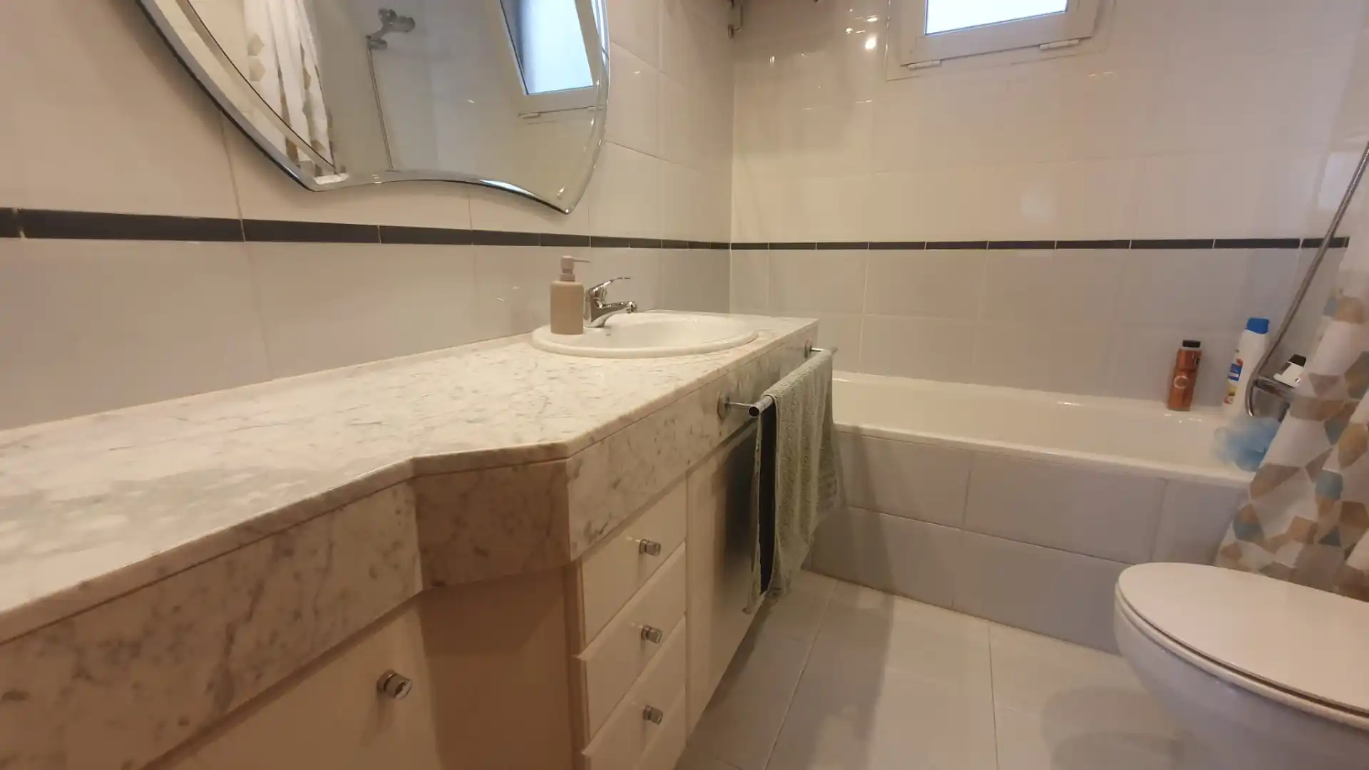 Bany de Pis en venda en Barcelona amb Aire condicionat, Calefacció i Balcó