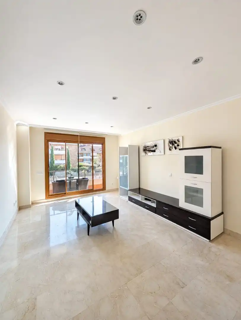 Wohnzimmer von Wohnung zur Miete in Boadilla del Monte mit Klimaanlage, Heizung und Terrasse