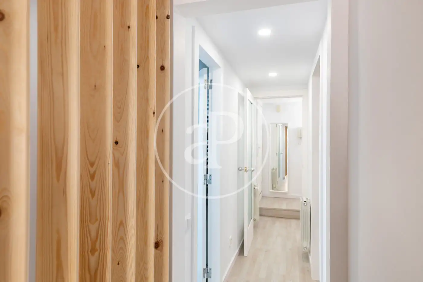 Wohnung zum Verkauf in Barcelona mit Klimaanlage, Heizung und Terrasse
