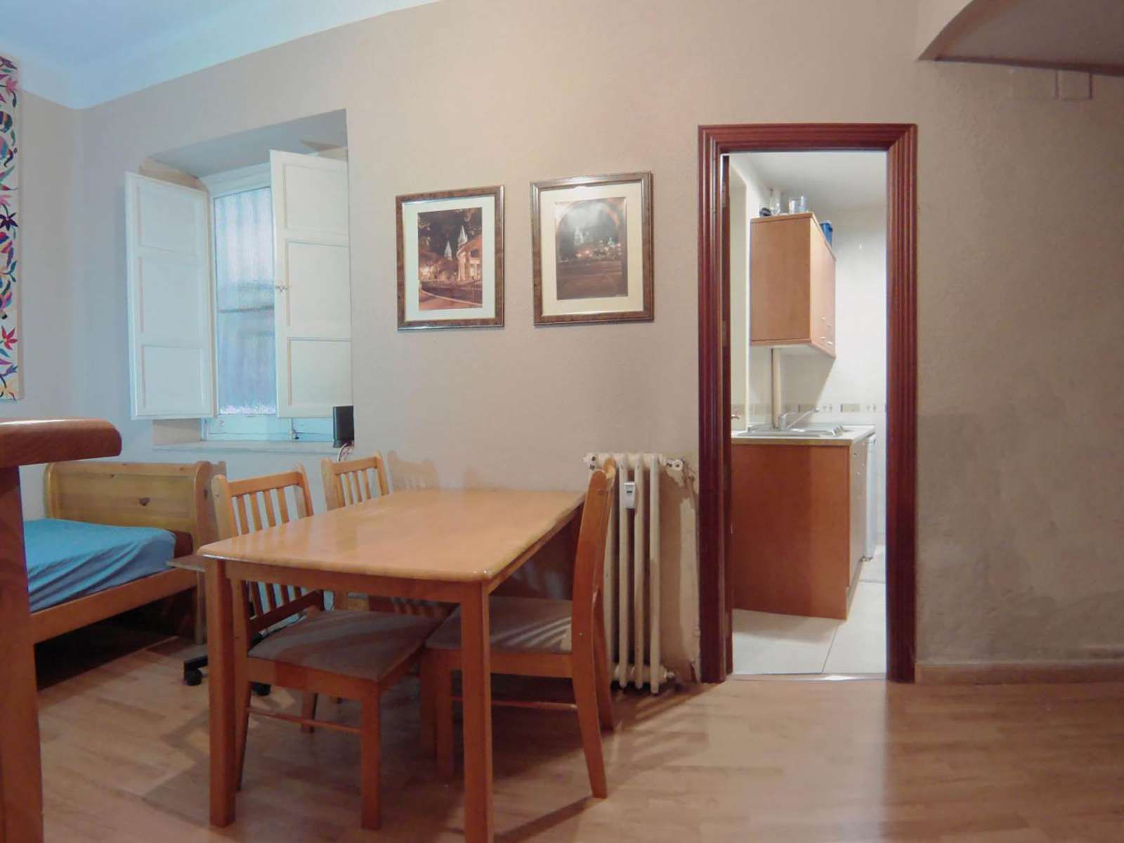 Dining room of Study to share in  Madrid Capital  with Air Conditioner, Heating and Terrace