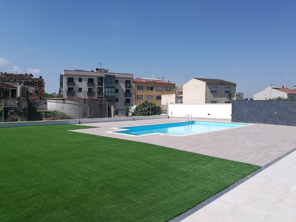 Piscina de Pis en venda en Vilafranca del Penedès amb Aire condicionat, Calefacció i Jardí privat