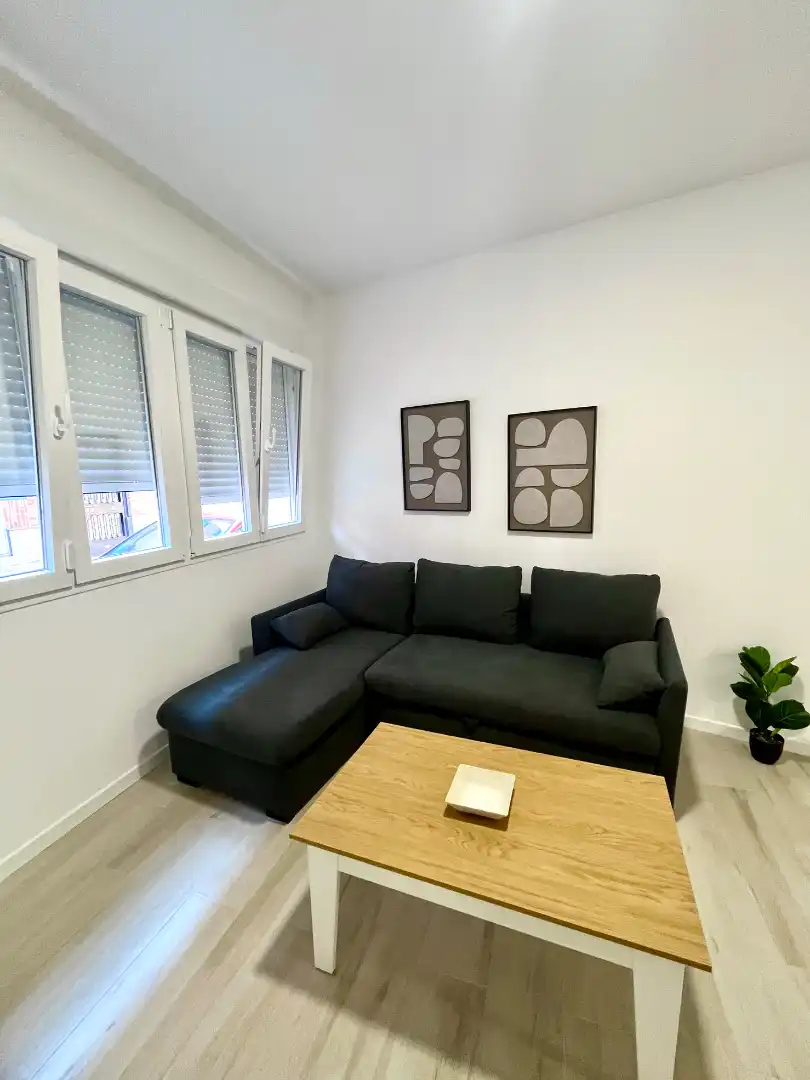 Sala d'estar de Apartament en venda en Coslada amb Aire condicionat, Calefacció i Moblat
