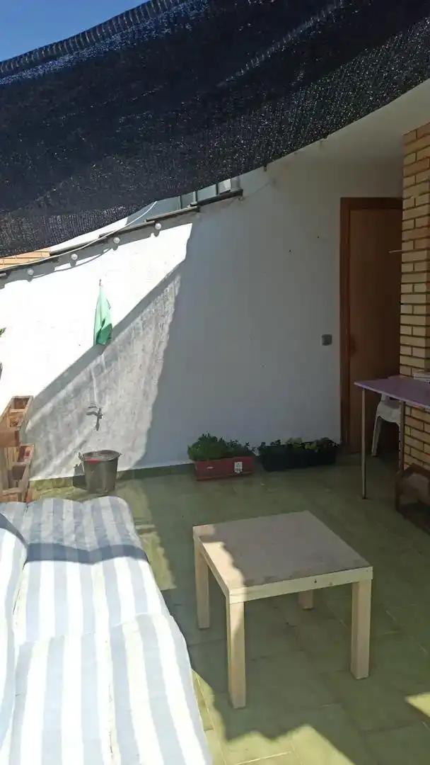Terraza de Casa o chalet para compartir en Sant Esteve Sesrovires con Lavadora, Microondas y Internet