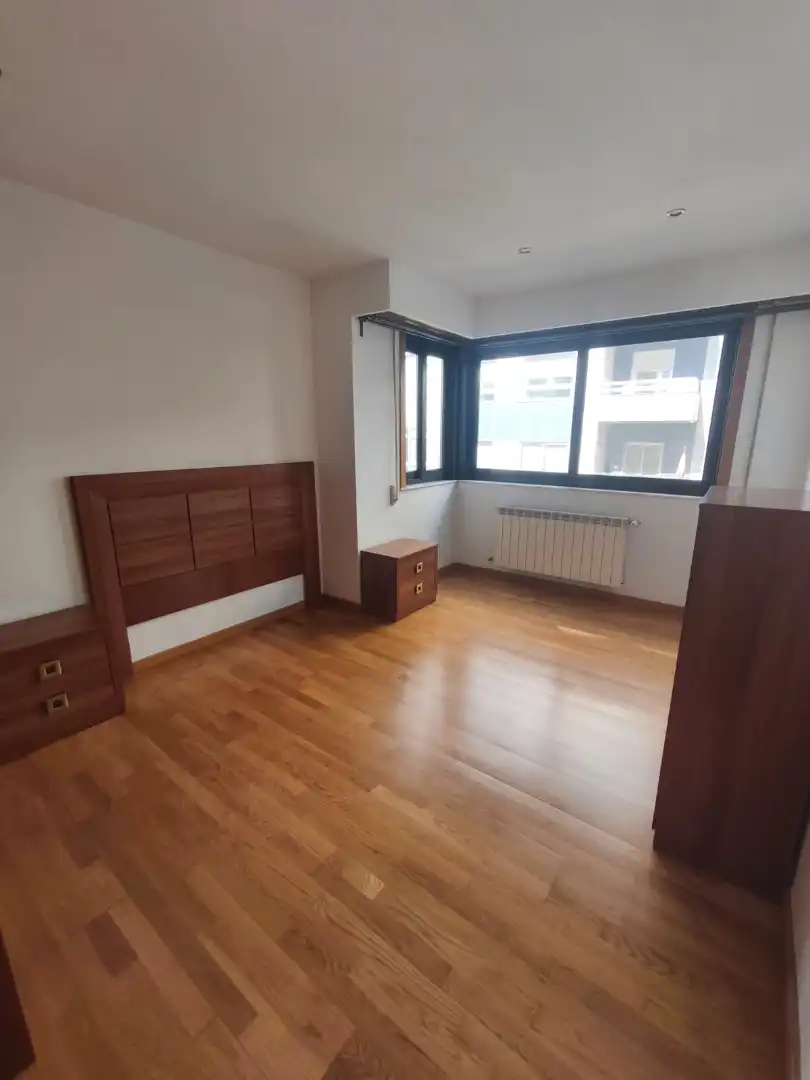 Habitación de Piso en venta en Ourense Capital  con Calefacción, Parquet y Terraza