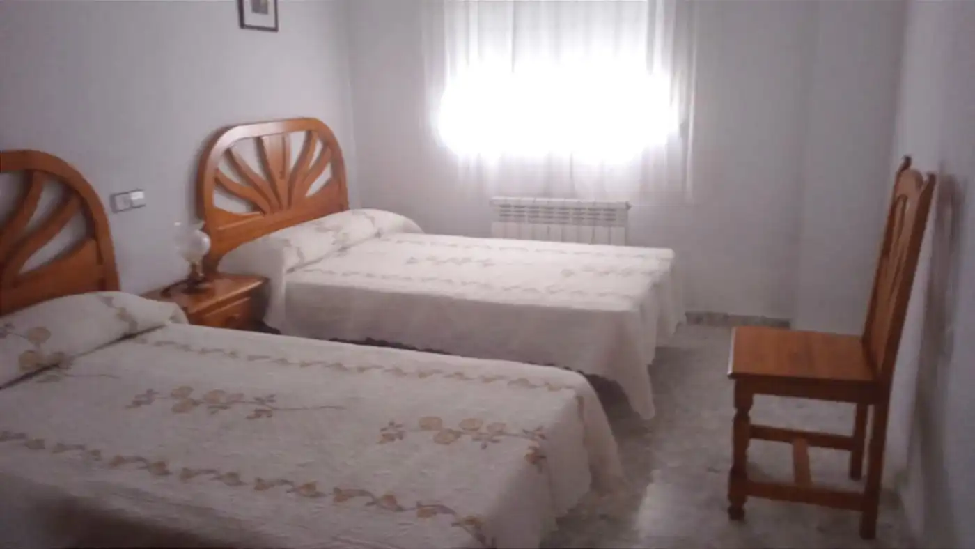 Dormitori de Casa o xalet en venda en Torreorgaz amb Calefacció, Traster i Moblat