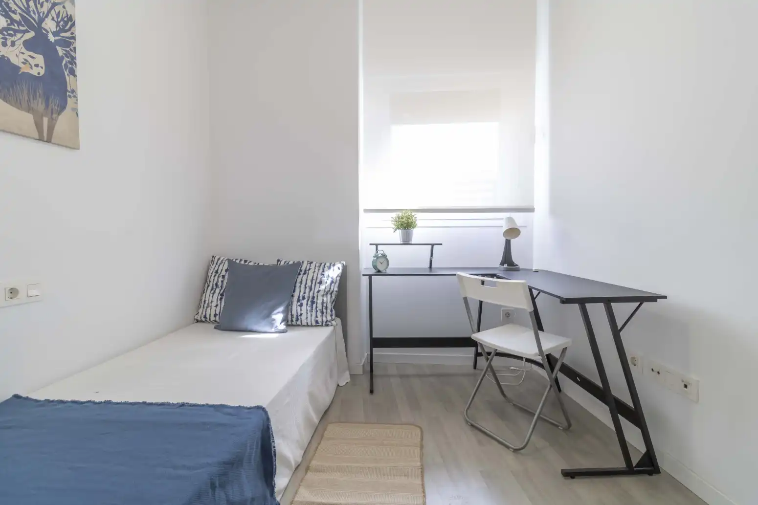 Habitación de Piso en venta en Sevilla con Aire acondicionado, Calefacción y Jardín privado