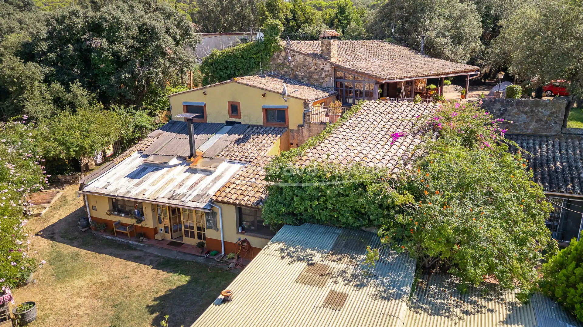 Casa rústica amb piscina en venda a Paratge Ermedàs, imagen 2