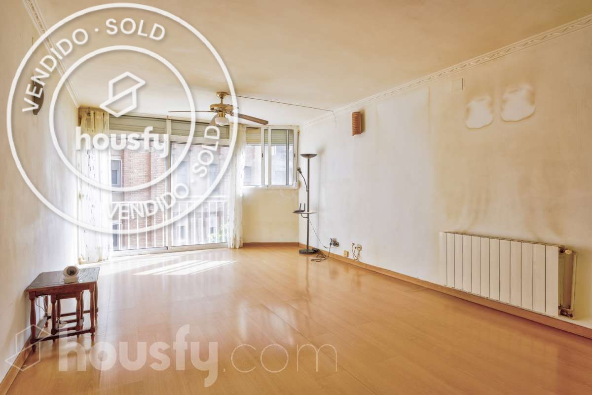 Sala d'estar de Planta baixa en venda en  Barcelona Capital