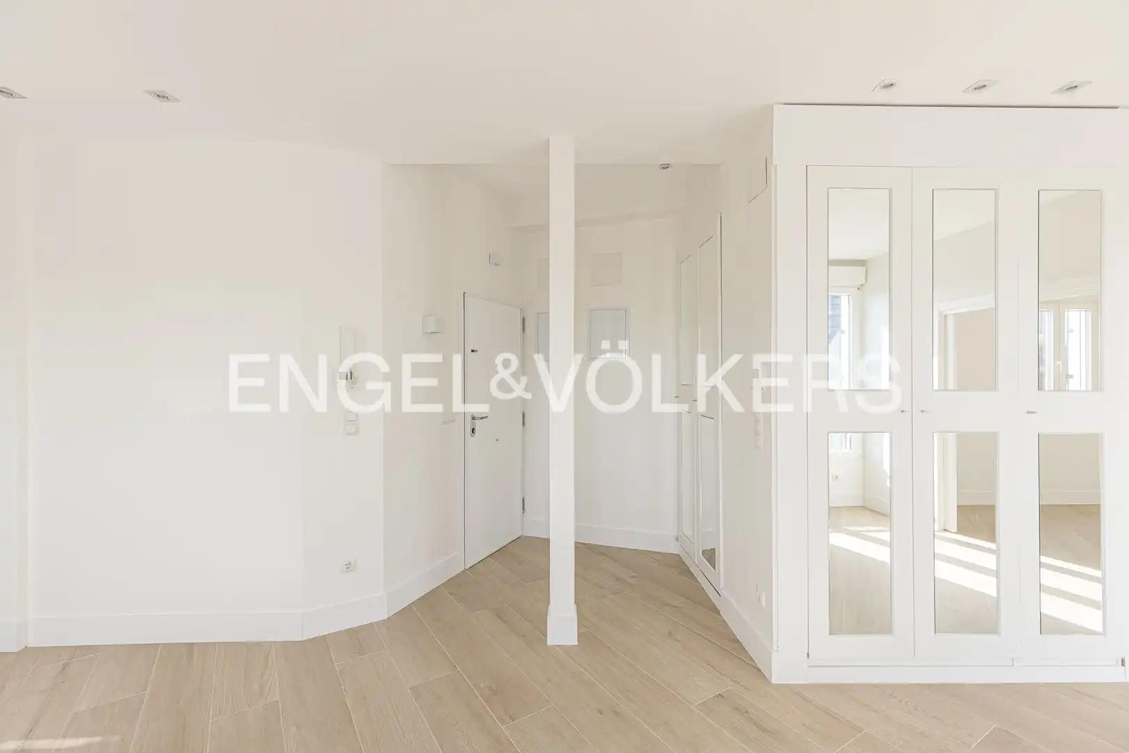 Bedroom of Flat for rent in Madrid  with Air Conditioner and Heating