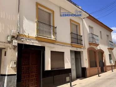 Casa amb balcó en venda a TEJAR