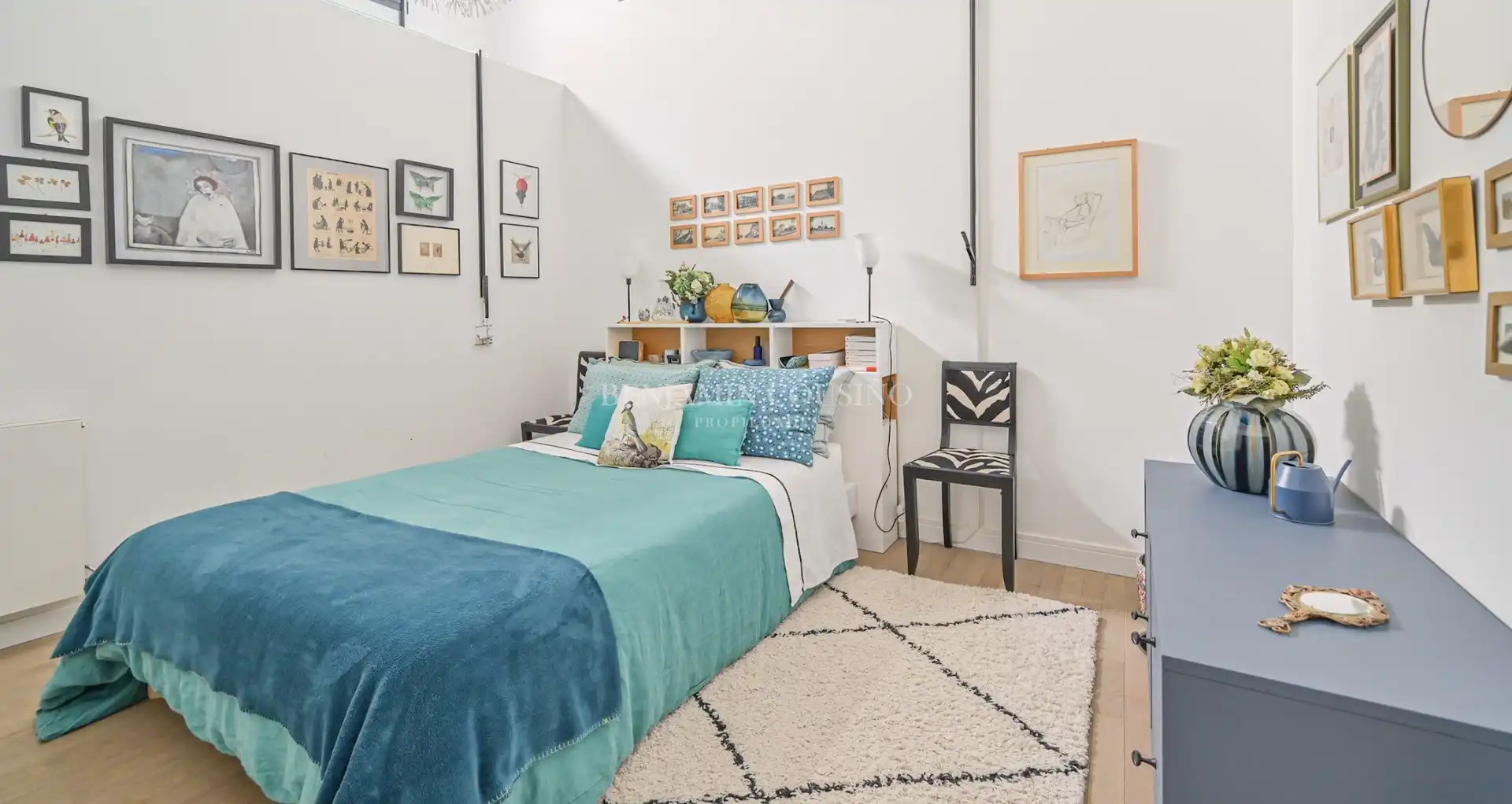 Habitación de Dúplex en venta en Madrid con Aire acondicionado y Trastero