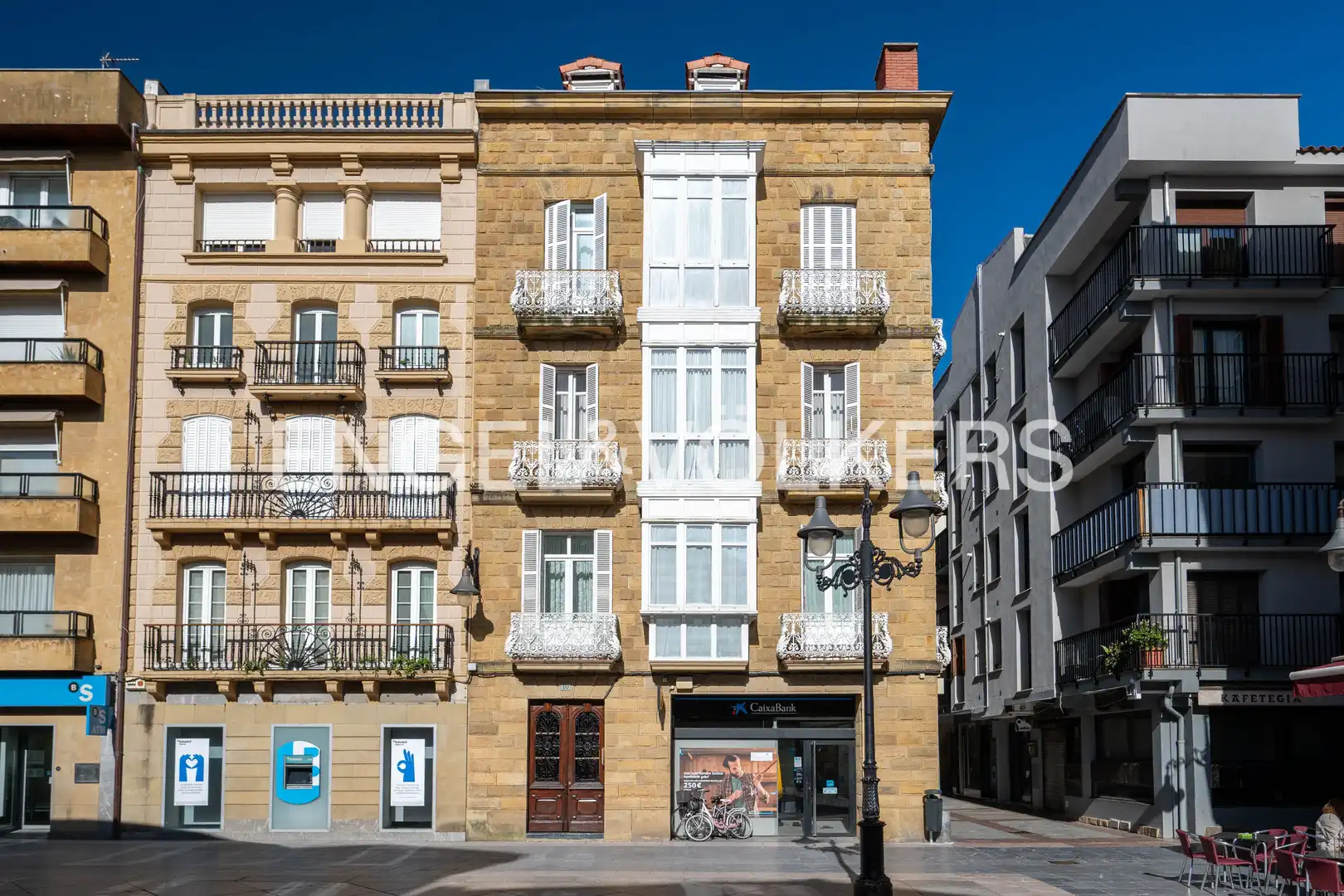 Vista exterior de Apartament en venda en Zarautz amb Calefacció, Moblat i Balcó