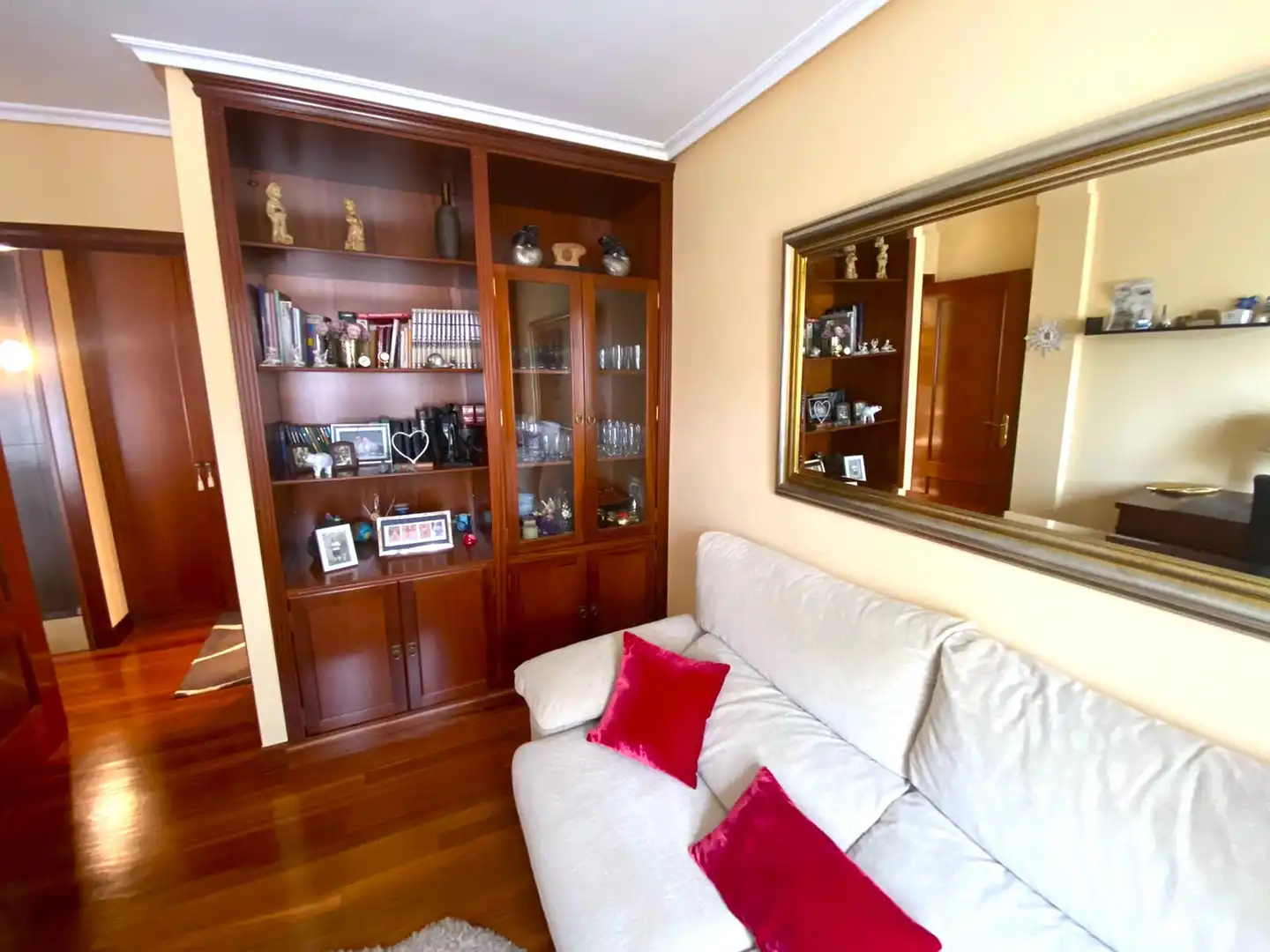 Living room of Houses for sale in Castro-Urdiales  with Heating, Private garden and Parquet flooring