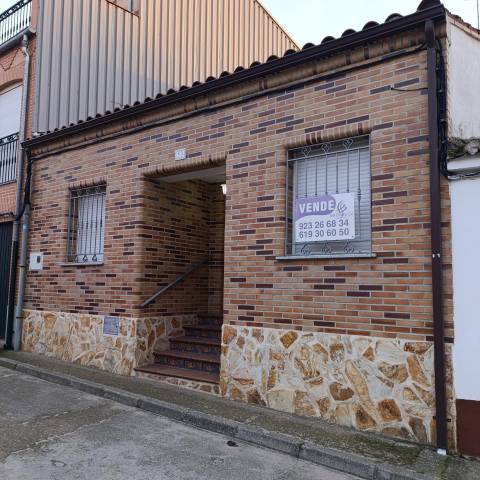 Casa-chalet en Venta en  CIFUENTES en Macotera