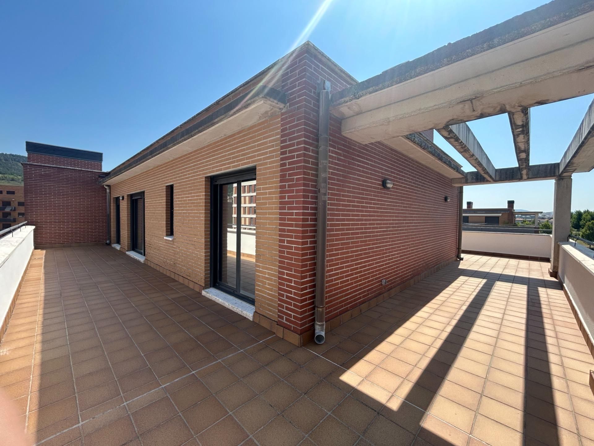 Terrasse von Dachboden zum verkauf in Berrioplano / Berriobeiti mit Heizung, Parkett und Terrasse