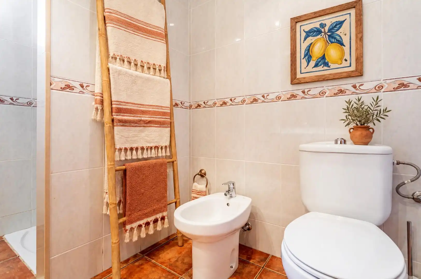 Bany de Casa o xalet en venda en Turís amb Aire condicionat, Jardí privat i Terrassa