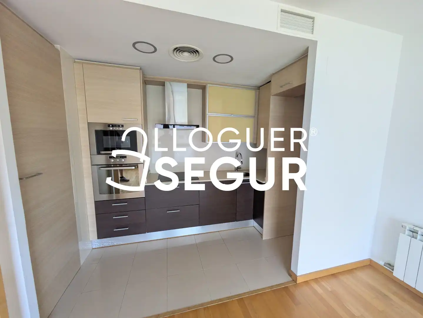 Kitchen of Flat for rent in Terrassa  with Air Conditioner and Heating