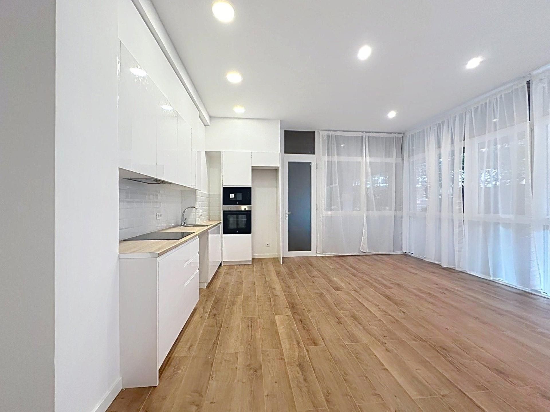 Kitchen of Apartment for sale in  Barcelona Capital  with Air Conditioner and Heating