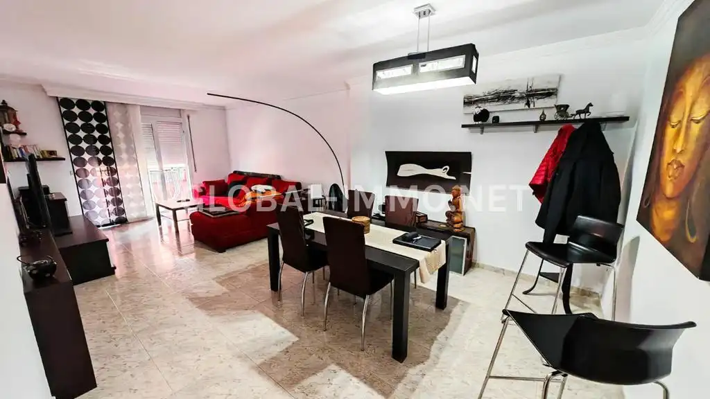 Sala de estar de Apartamento en venta en Roses con Calefacción, Terraza y Amueblado
