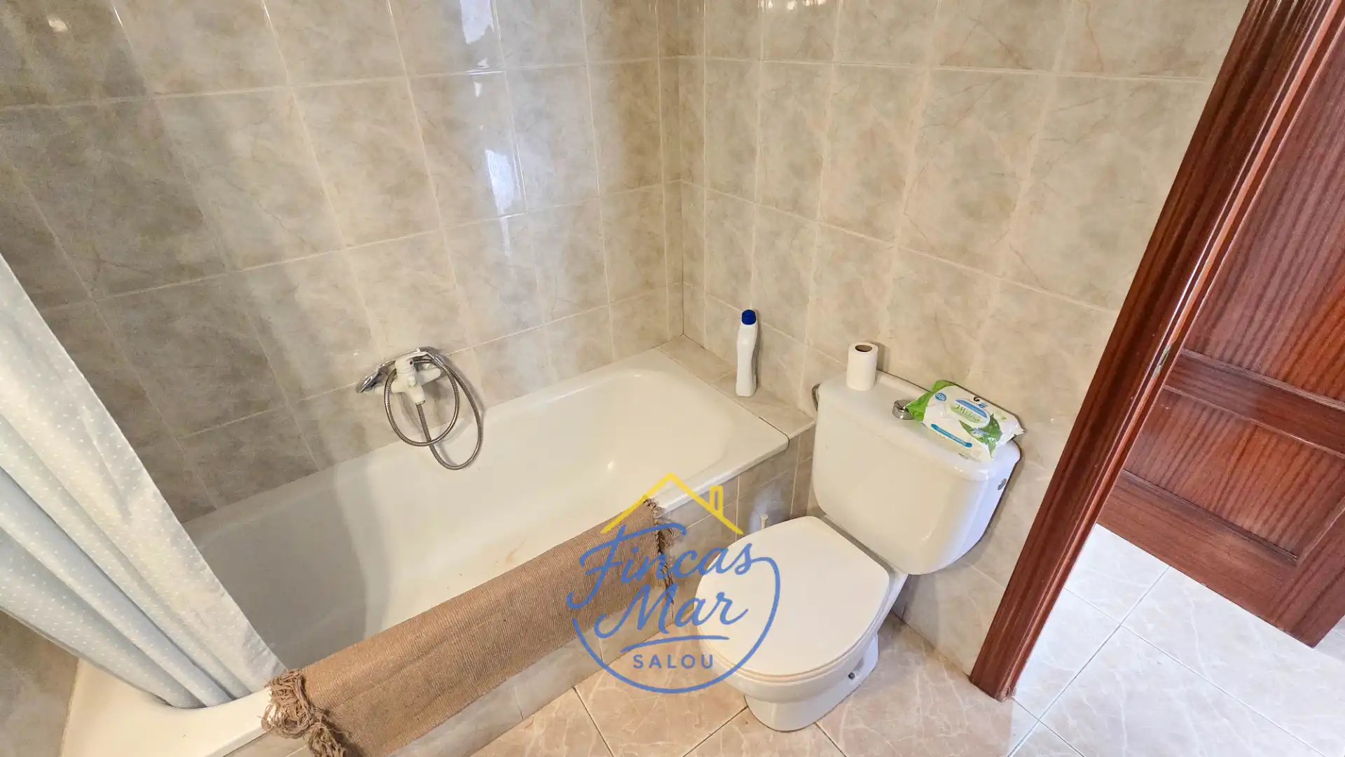Baño de Piso en venta en Salou con Aire acondicionado, Terraza y Amueblado