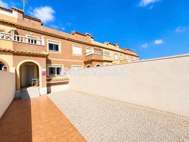 Bungalow con balcón en venta en Calle mazarron  en  jeron.-avileses