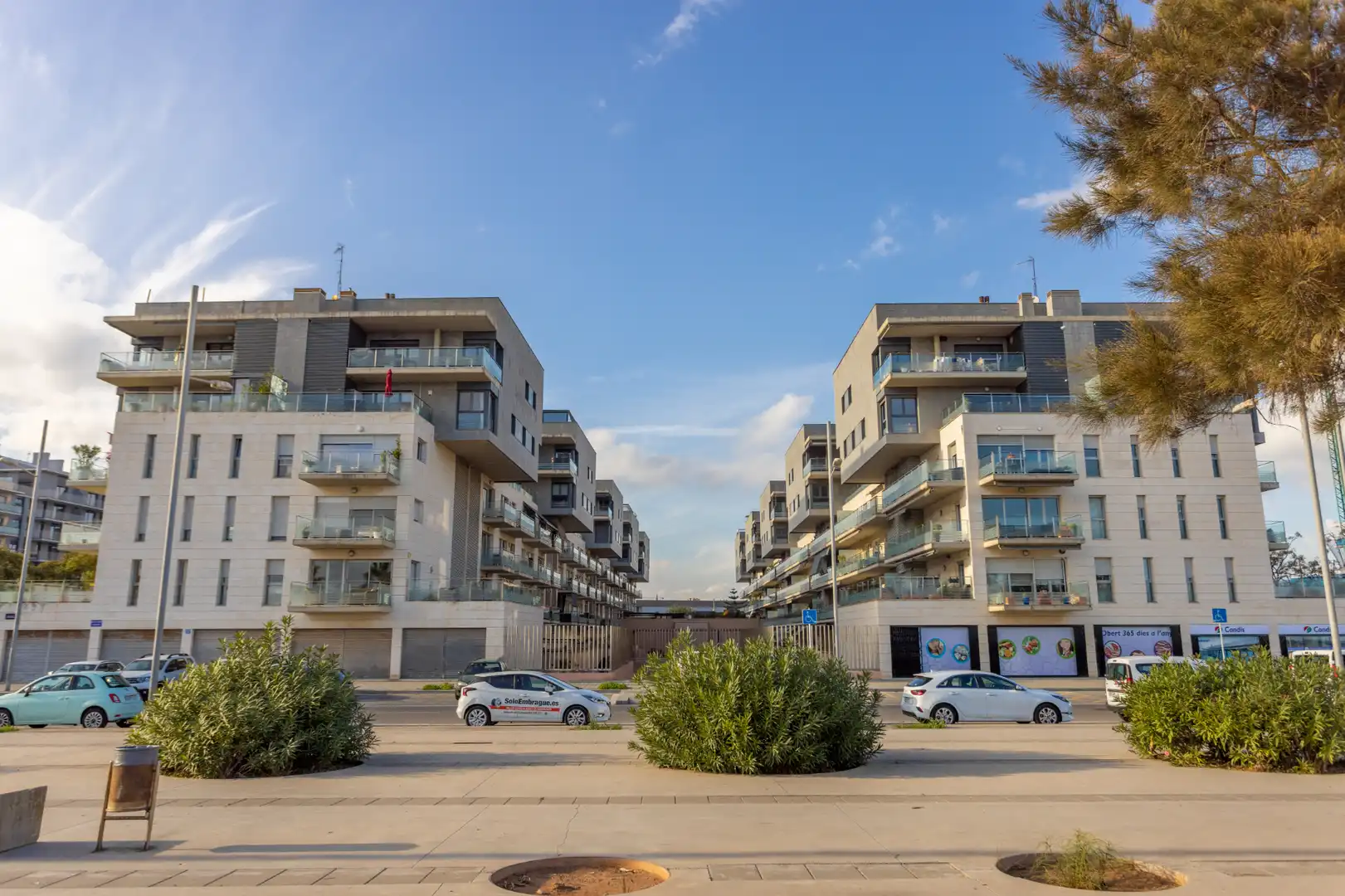 Exterior view of Flat for rent in Badalona  with Air Conditioner, Heating and Terrace