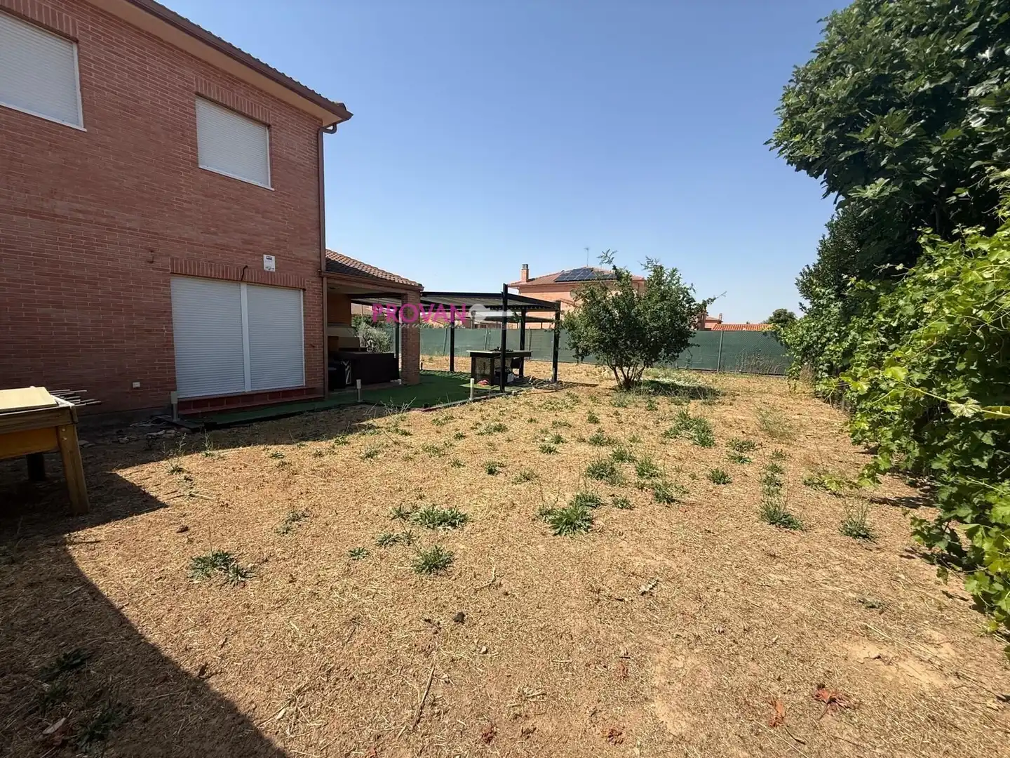Casa adosada en venta en Galápagos con Calefacción y Jardín privado