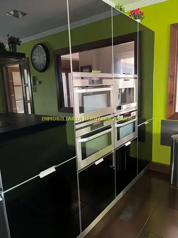 Cocina de Casa o chalet en venta en Carbajosa de la Sagrada con Aire acondicionado, Calefacción y Jardín privado
