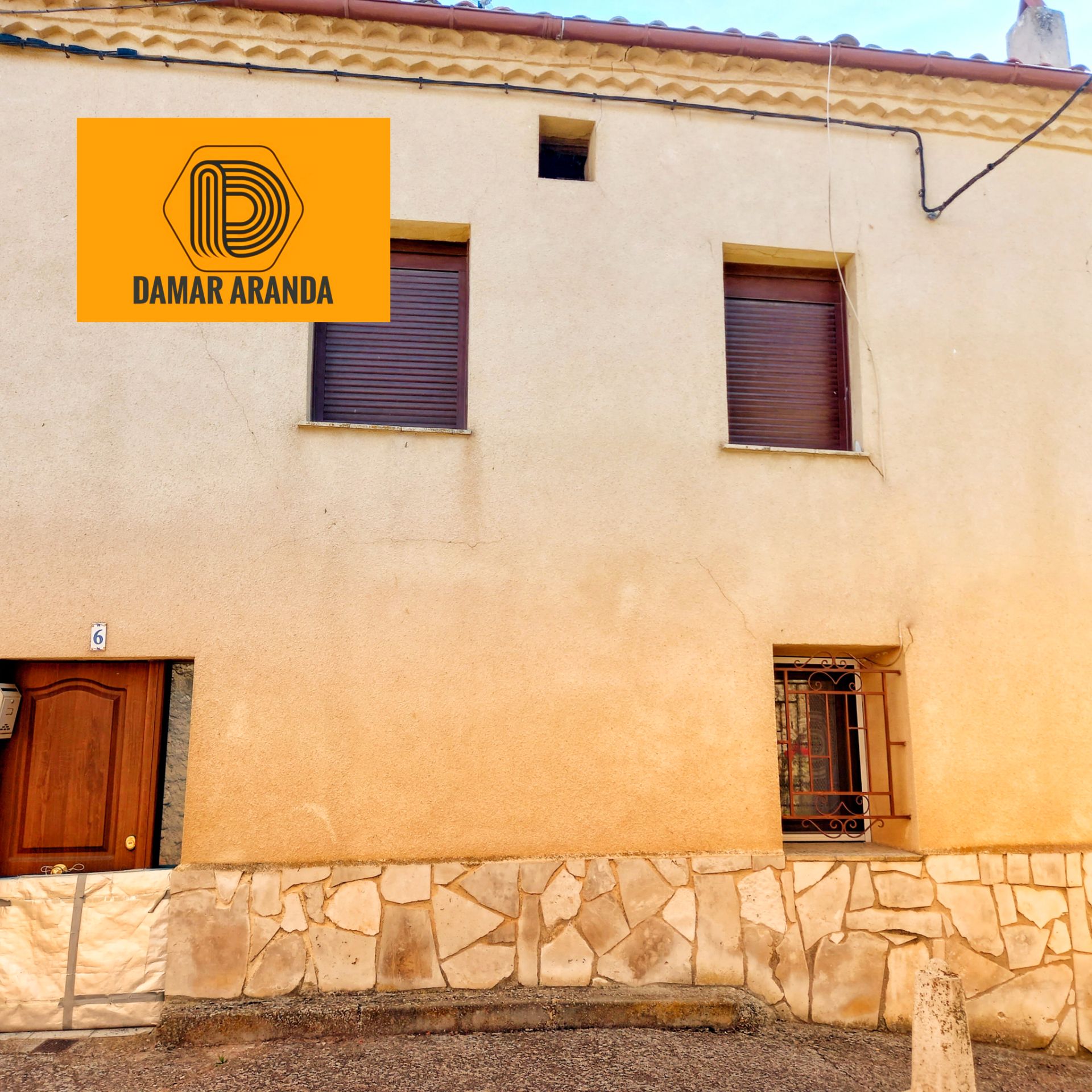 Exterior view of House or chalet for sale in Gumiel de Izán  with Heating, Furnished and Oven