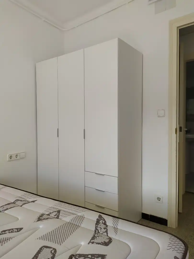 Dormitori de Pis en venda en Girona amb Calefacció, Terrassa i Moblat