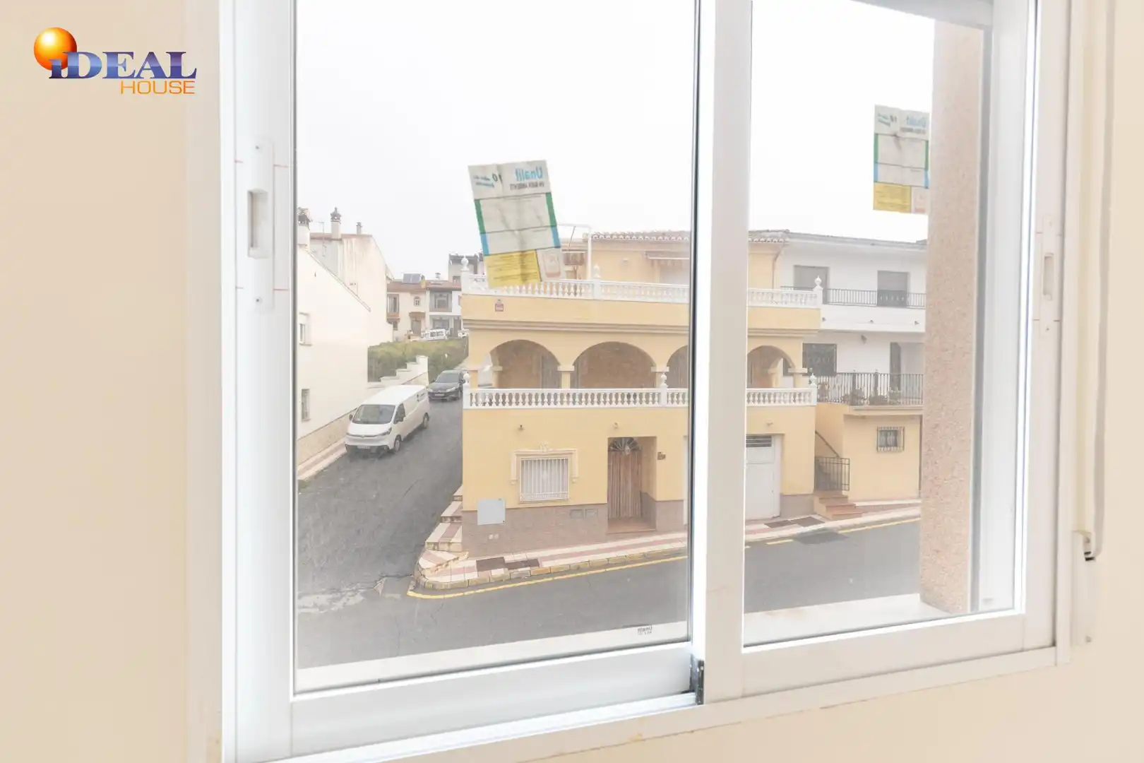 Außenansicht von Wohnung zum Verkauf in Güevéjar mit Balkon