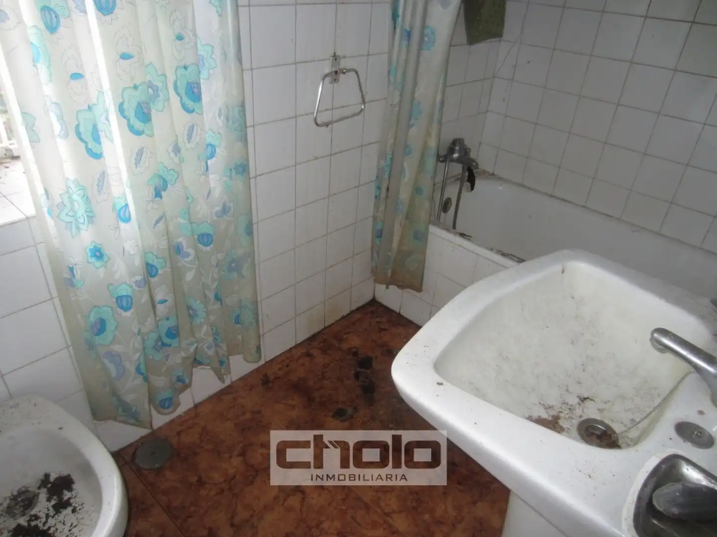 Bathroom of Houses for sale in Outeiro de Rei