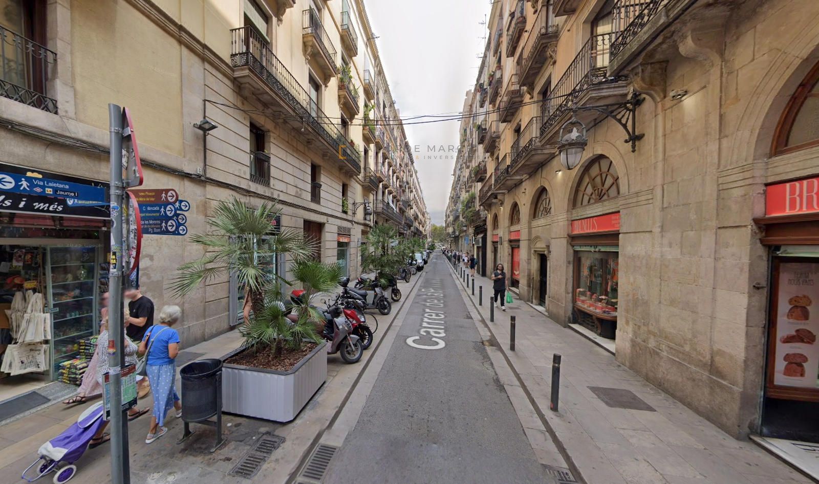 Vista exterior de Local en traspas en  Barcelona Capital
