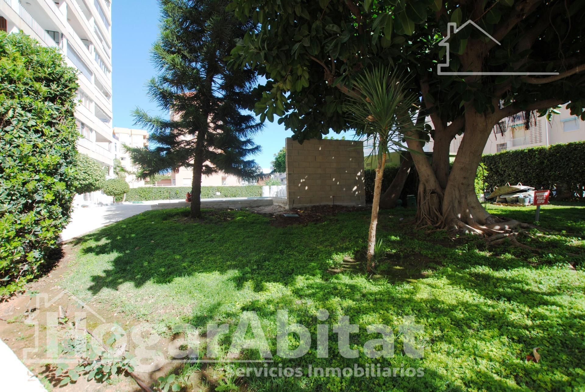 Piso en venta en Gandia con Jardín privado, Terraza y Piscina comunitaria