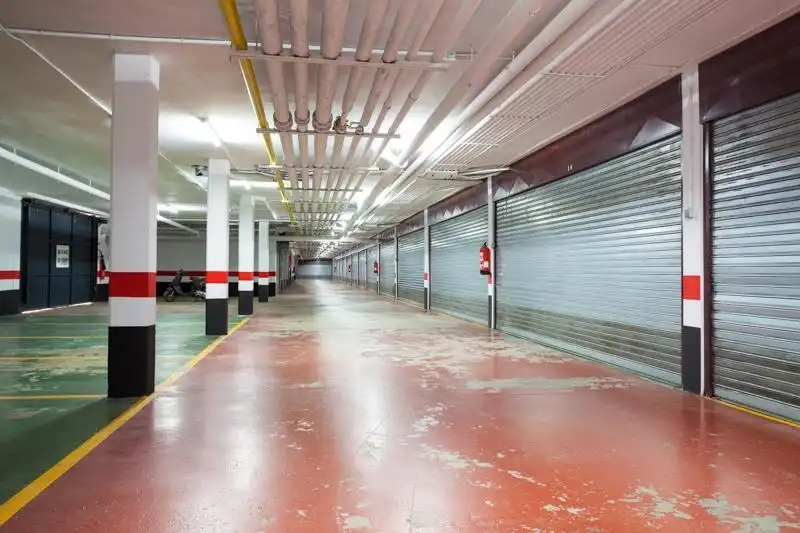 Parking de Casa adosada de alquiler en Zaragoza con Aire acondicionado, Calefacción y Jardín privado