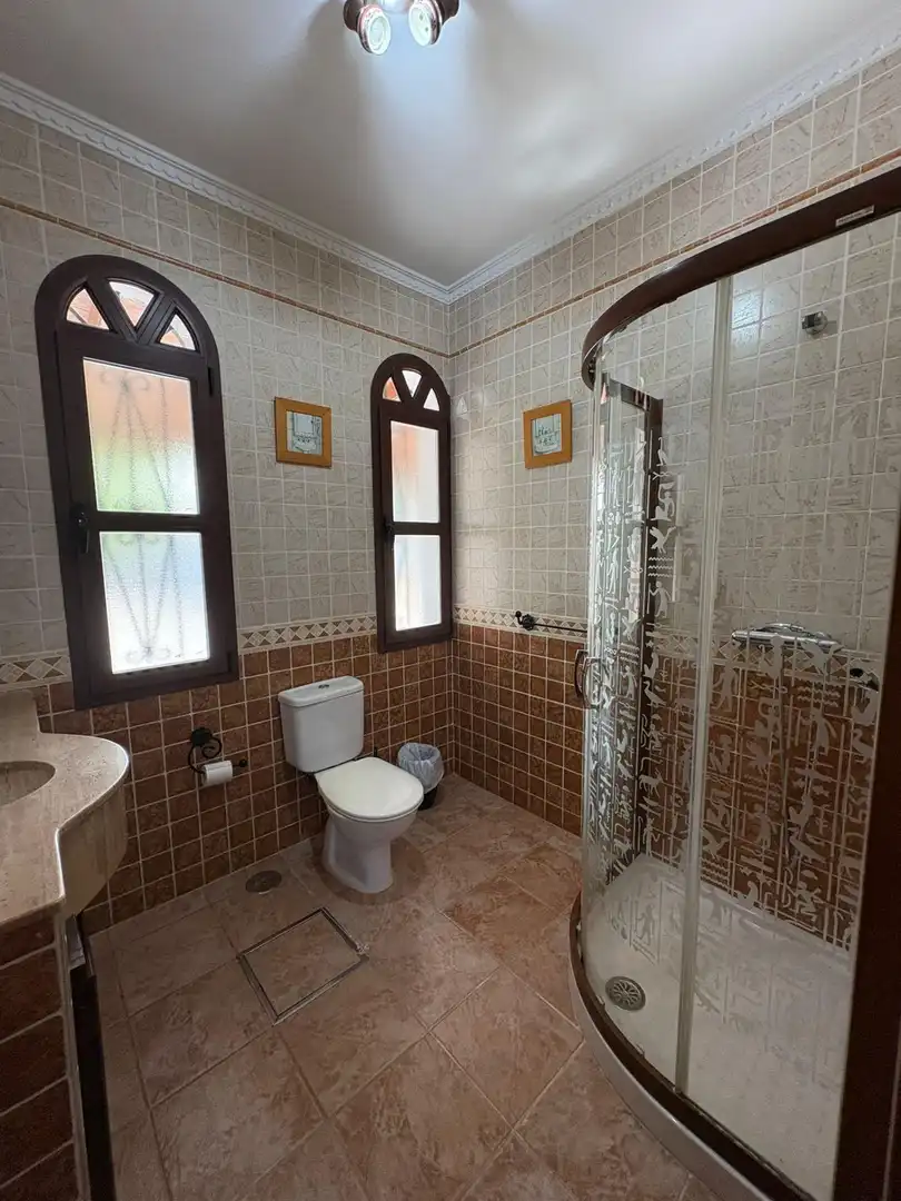 Baño de Casa o chalet de alquiler en Chiclana de la Frontera con Aire acondicionado, Jardín privado y Piscina
