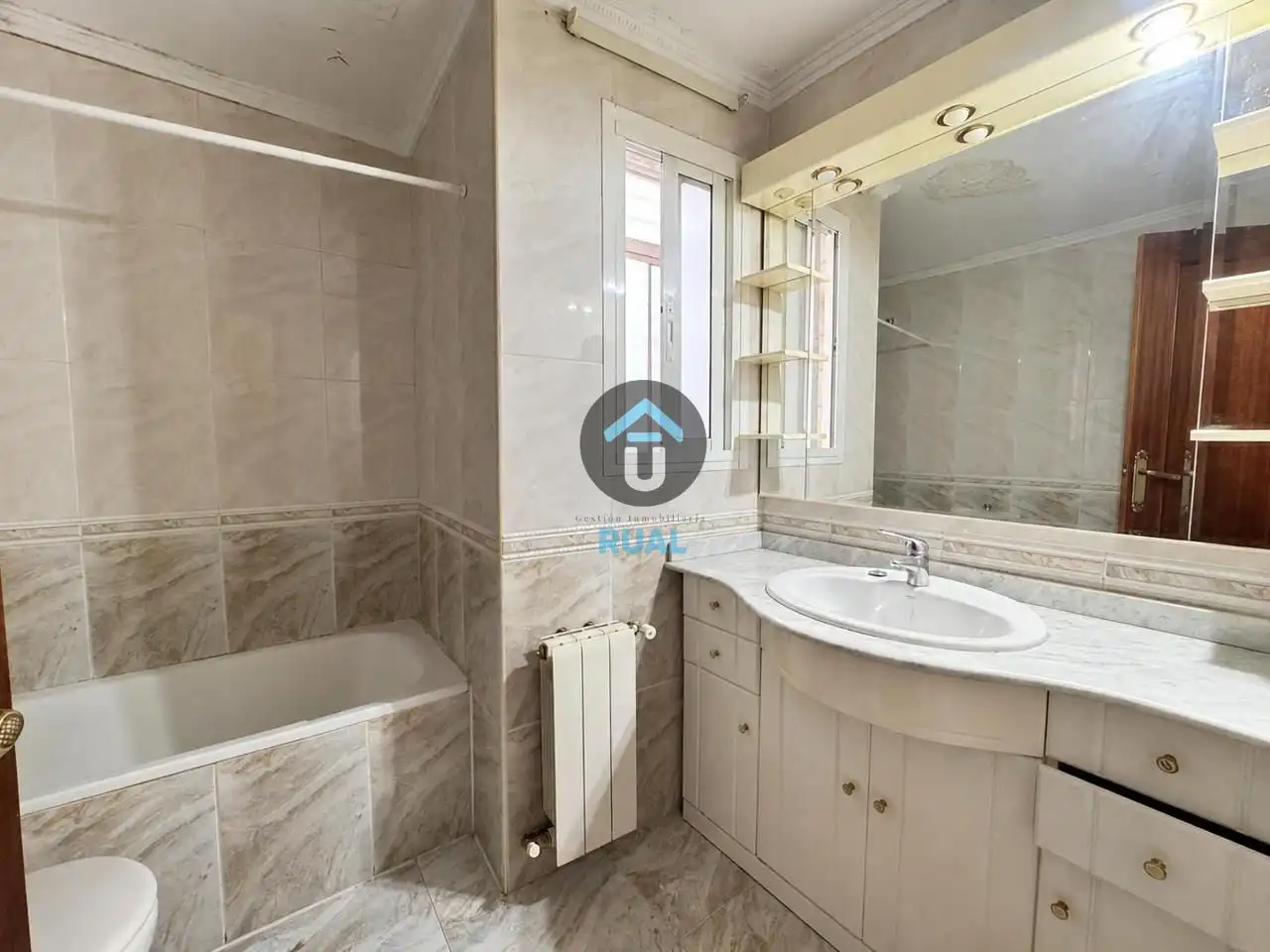 Baño de Piso en venta en Talavera de la Reina con Amueblado