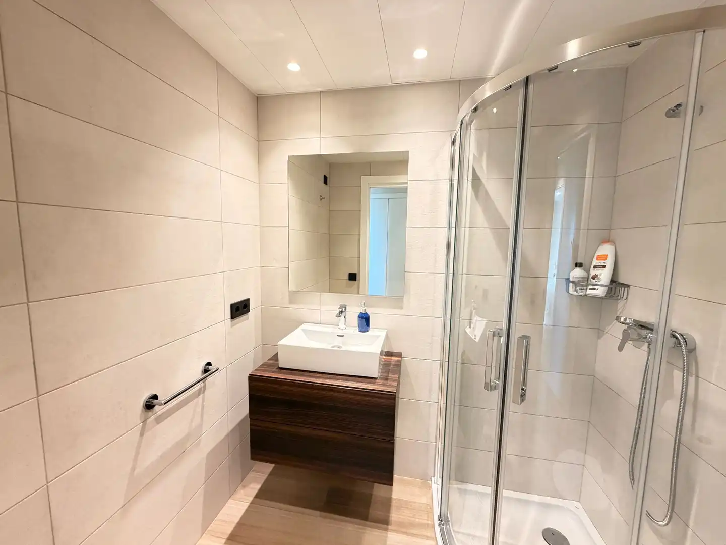 Badezimmer von Wohnung zum Verkauf in Tortosa mit Klimaanlage, Heizung und Privatgarten